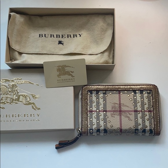 Burberry Haymarket Check Zip Wallet Metallic Gold - Picture 5 of 8